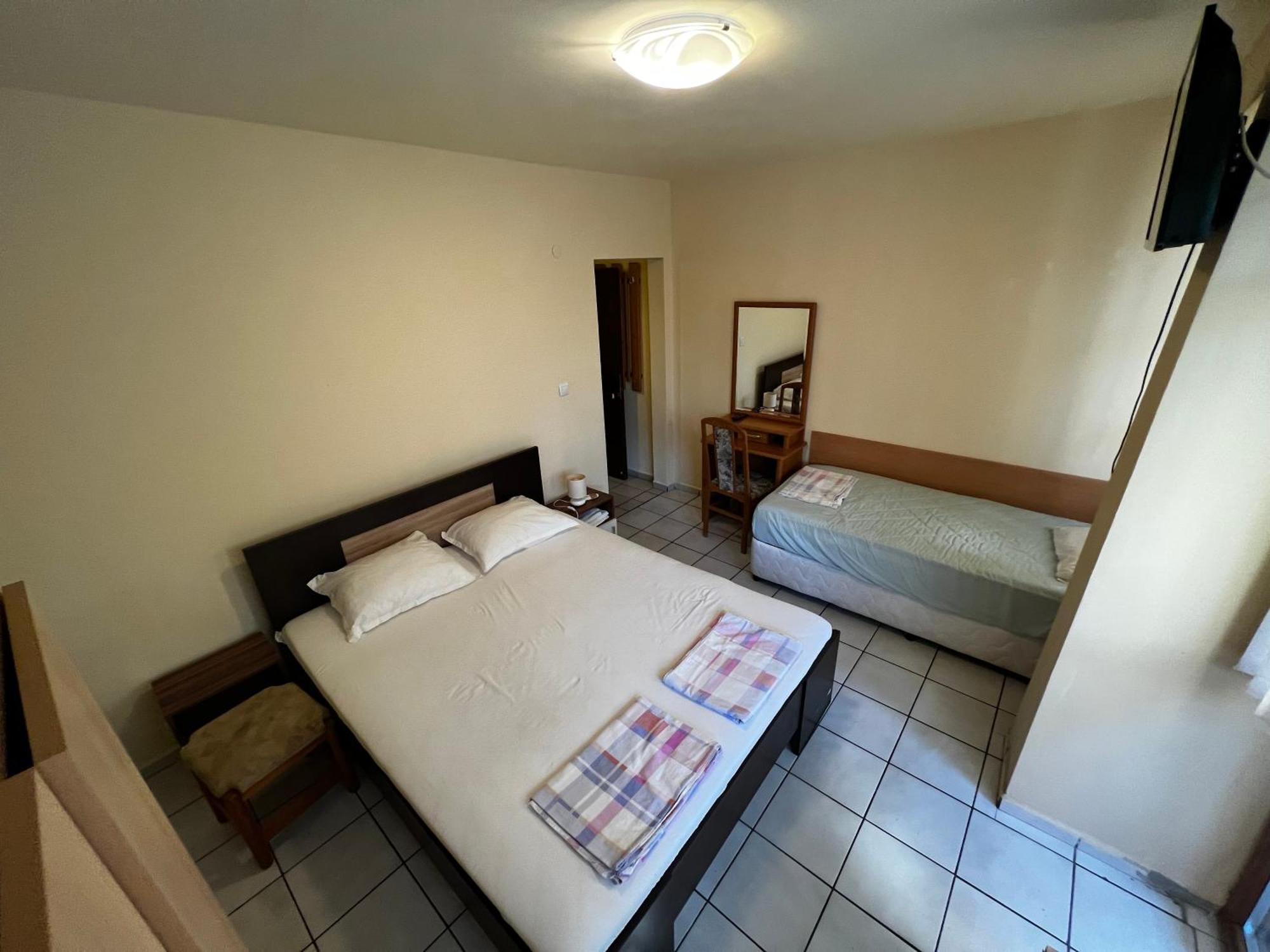 Hotel Dvete Brezi Burgas City Exterior foto